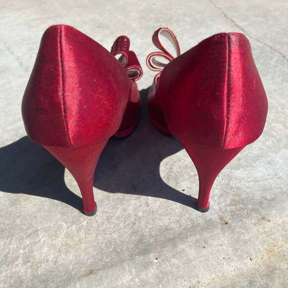 J. Reneé Ruby Red Rhinestone Bow Peep Toe Pumps - Picture 4 of 9